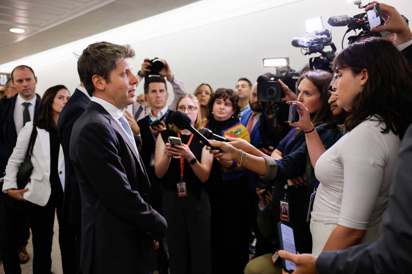 Washington weighs new bipartisan AI proposal