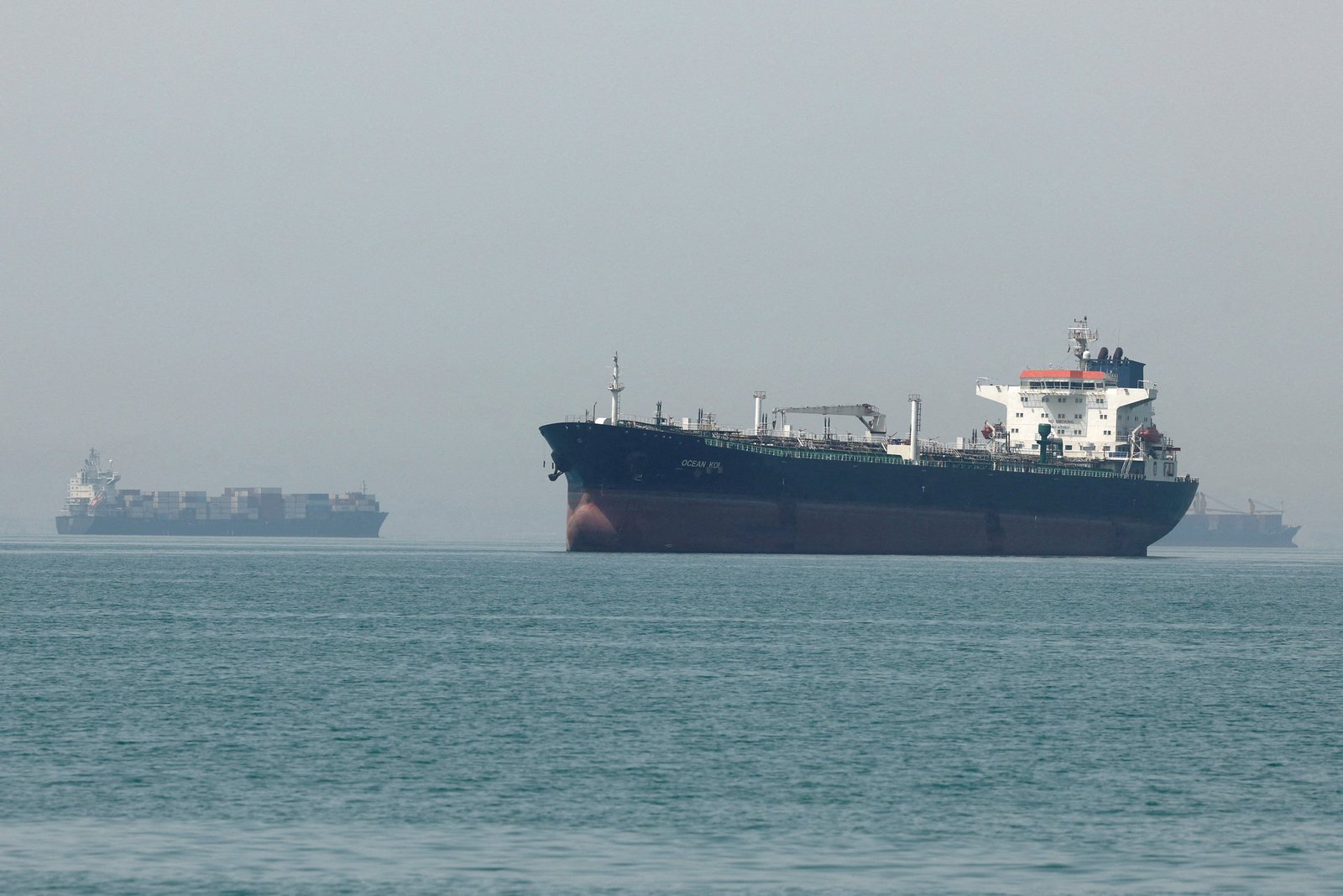 US says it’s closing in on Iran deal over Hormuz, uranium