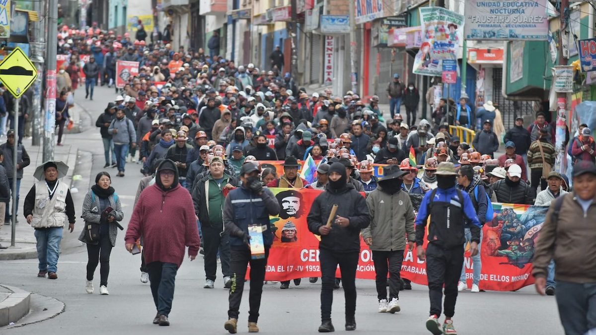 Bolivian movements vow ‘permanent mobilization’ as Paz adopts emergency powers