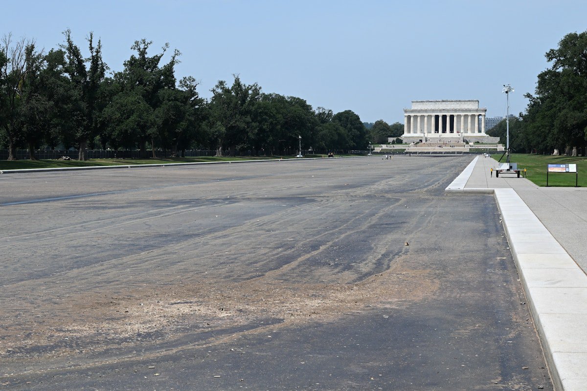 Trump Ropes FBI Into His Supposed Reflecting Pool Vandalism Case