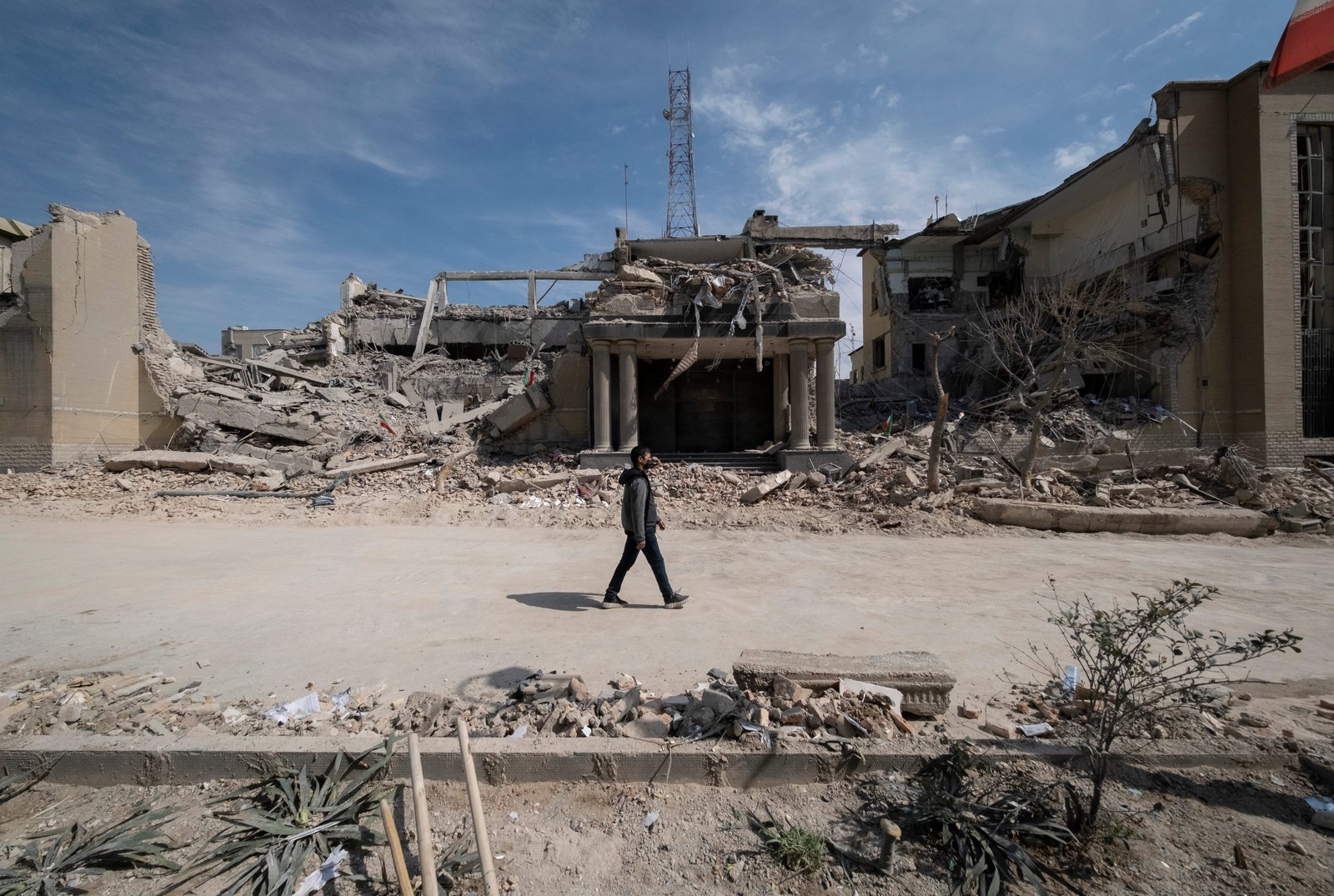 Death toll in Iran tops 1,000; Trump weighs arming Kurdish forces to attack Iran; Israel orders mass displacement of all of southern Lebanon