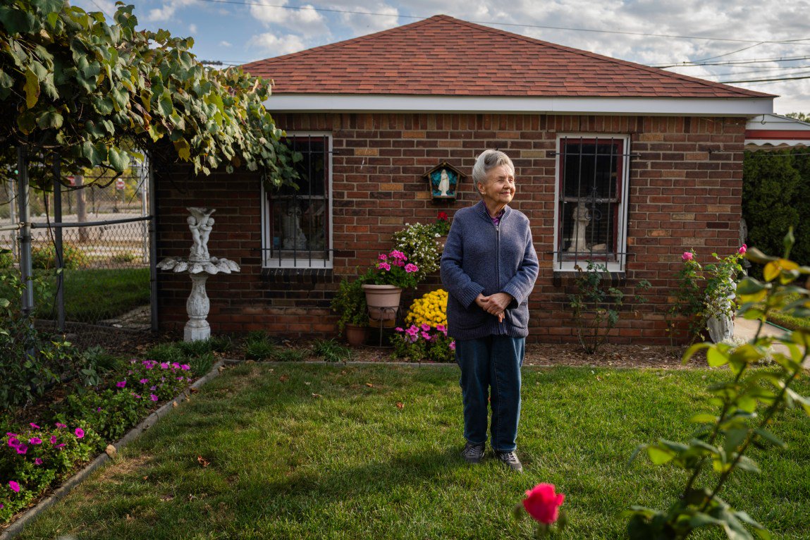 Left in the Dust: How a Billionaire-Owned Concrete Plant Took Over a Detroit Community