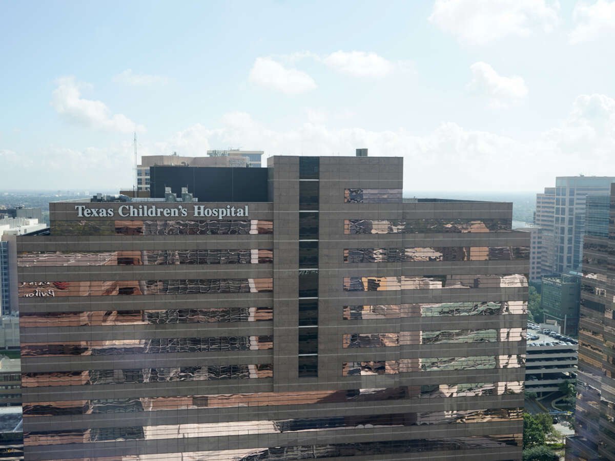 Texas AG Orders Hospital to Set Up Detransition Clinic for Transgender Patients