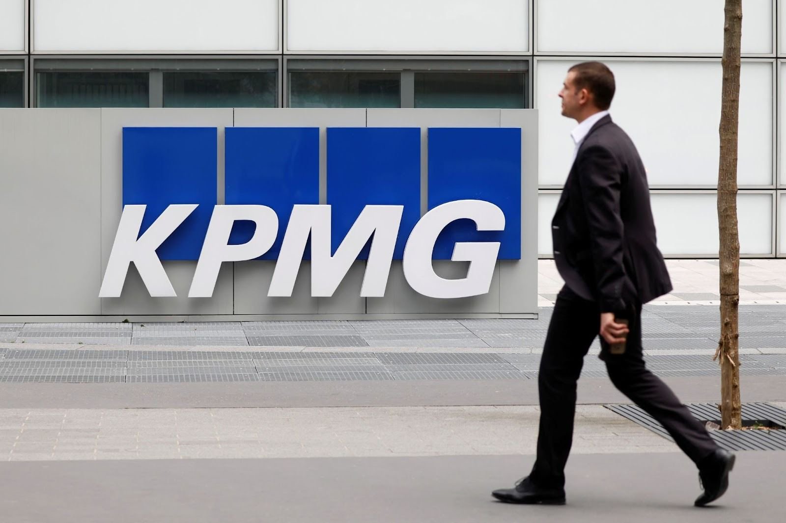 Accounting giant KPMG fines partner for using AI to cheat on training exam