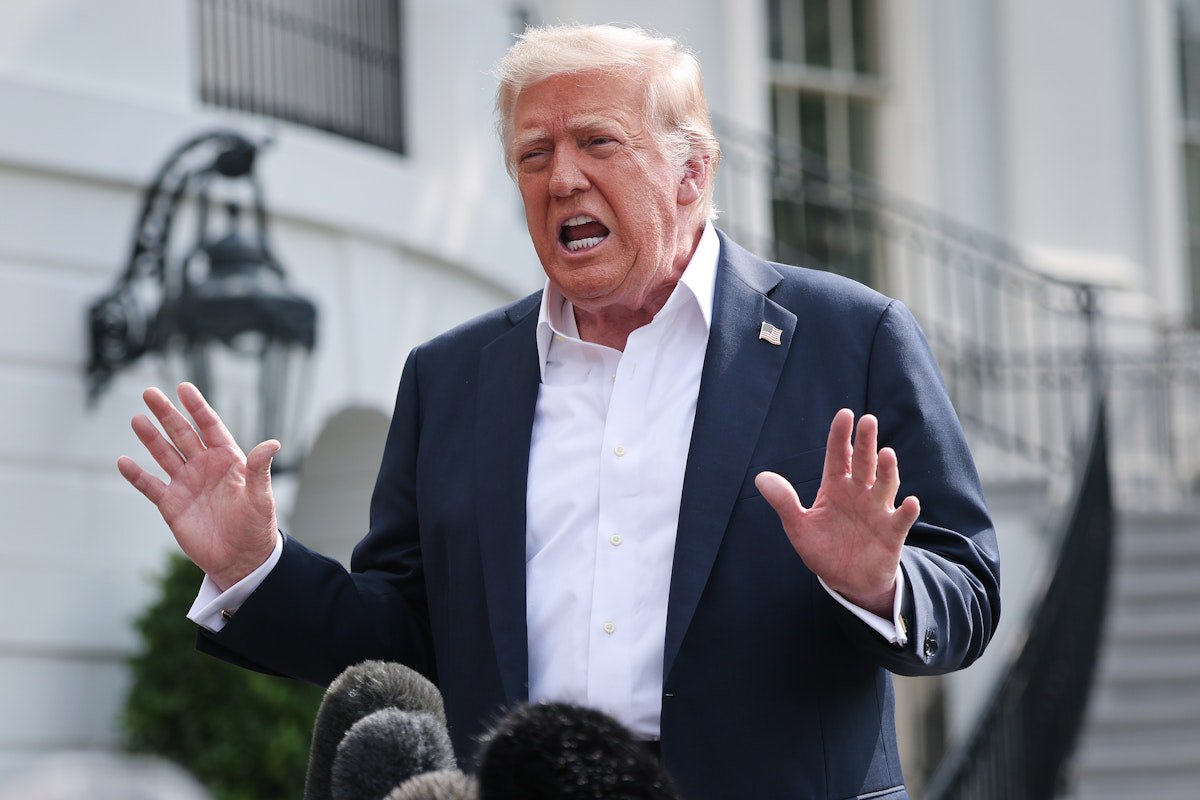 Trump Outbursts Over Oil Shock Go Off Rails as His Aides Quietly Panic