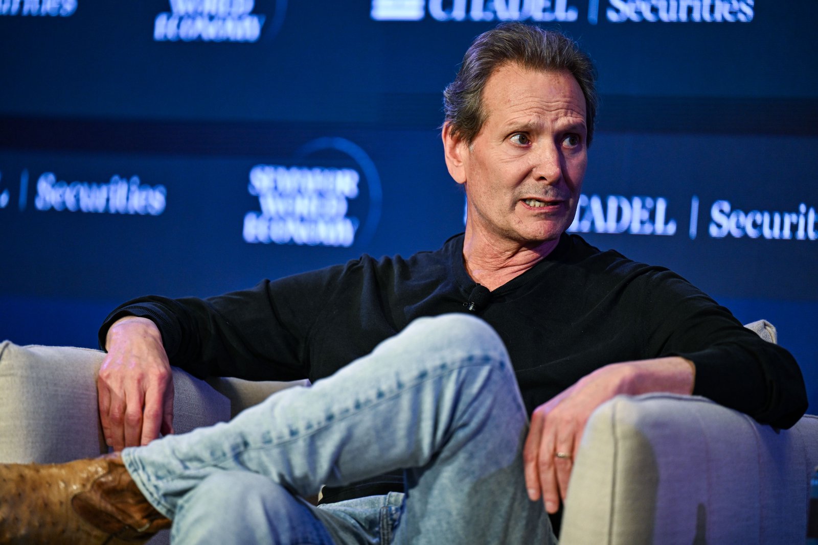 With SpaceX circling, Verizon figures out succession
