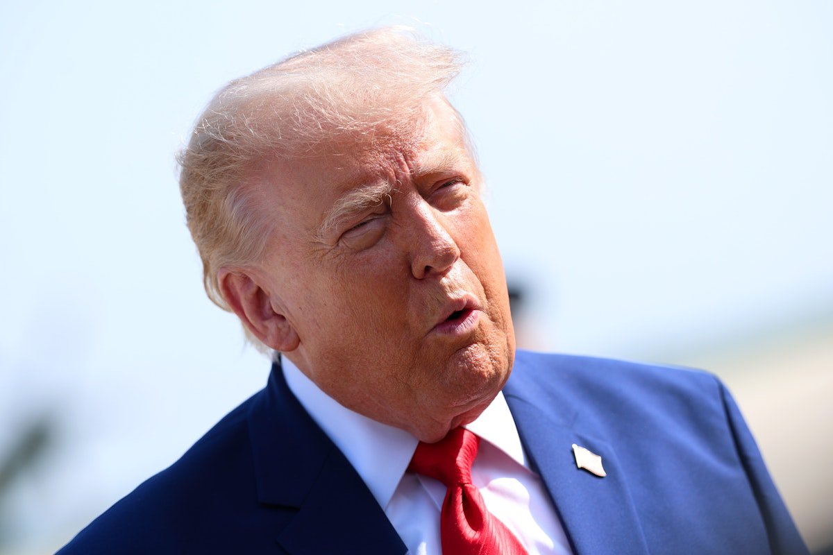 Trump Shares Crazed Plan to Stop Iran Attacking Boats in Hormuz Strait
