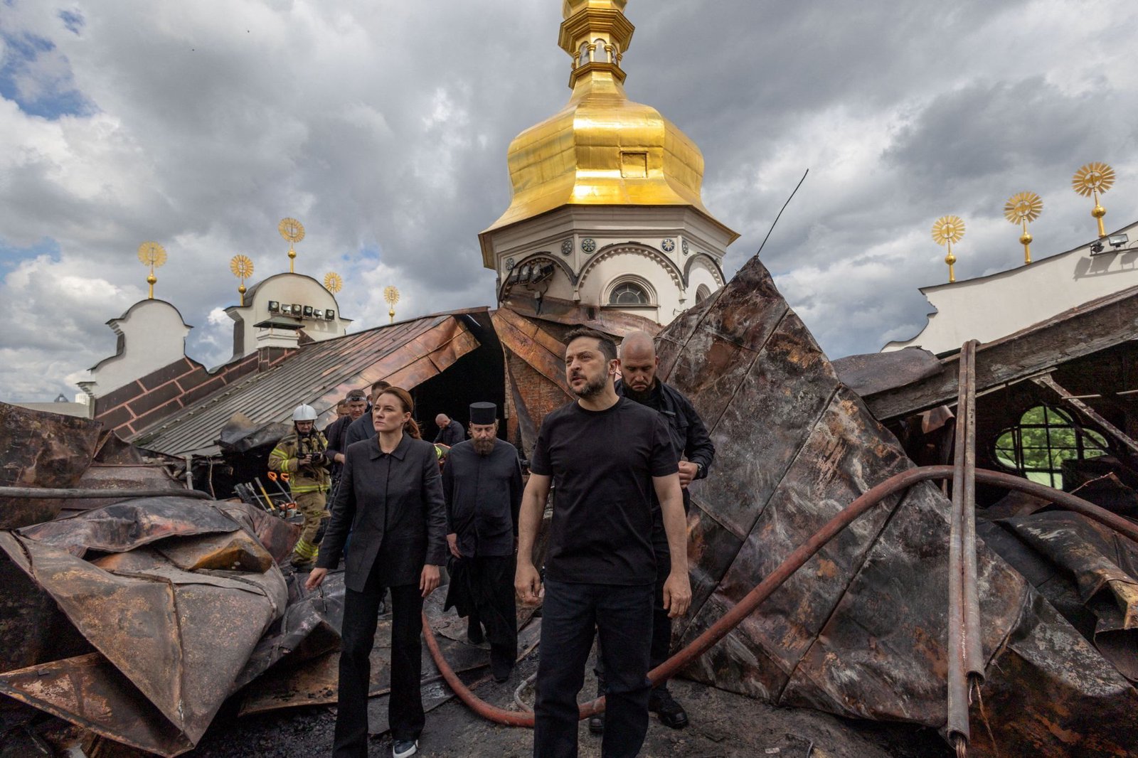 Russia fires huge aerial barrage at Ukraine