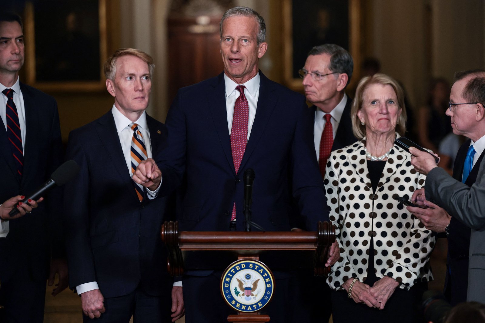 Republicans release budget, hope to end shutdown