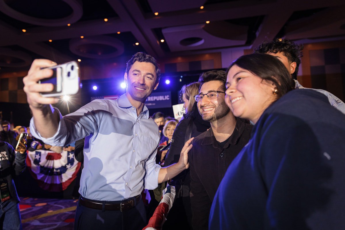 Why the Democrats Aren’t Sweating the Republicans’ Huge Cash Advantage