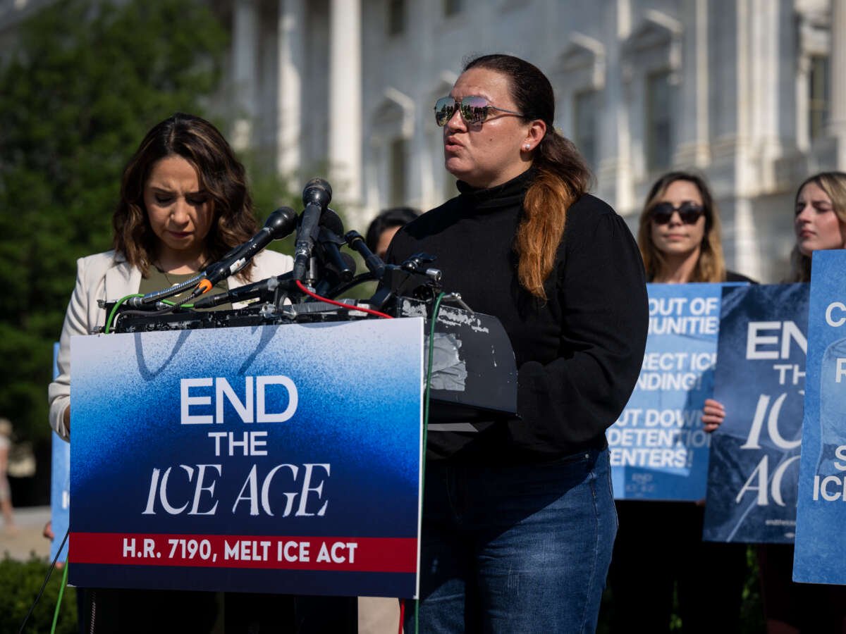 People Keep Dying in ICE Custody. 13 Dems Back a Bill to Abolish the Agency.