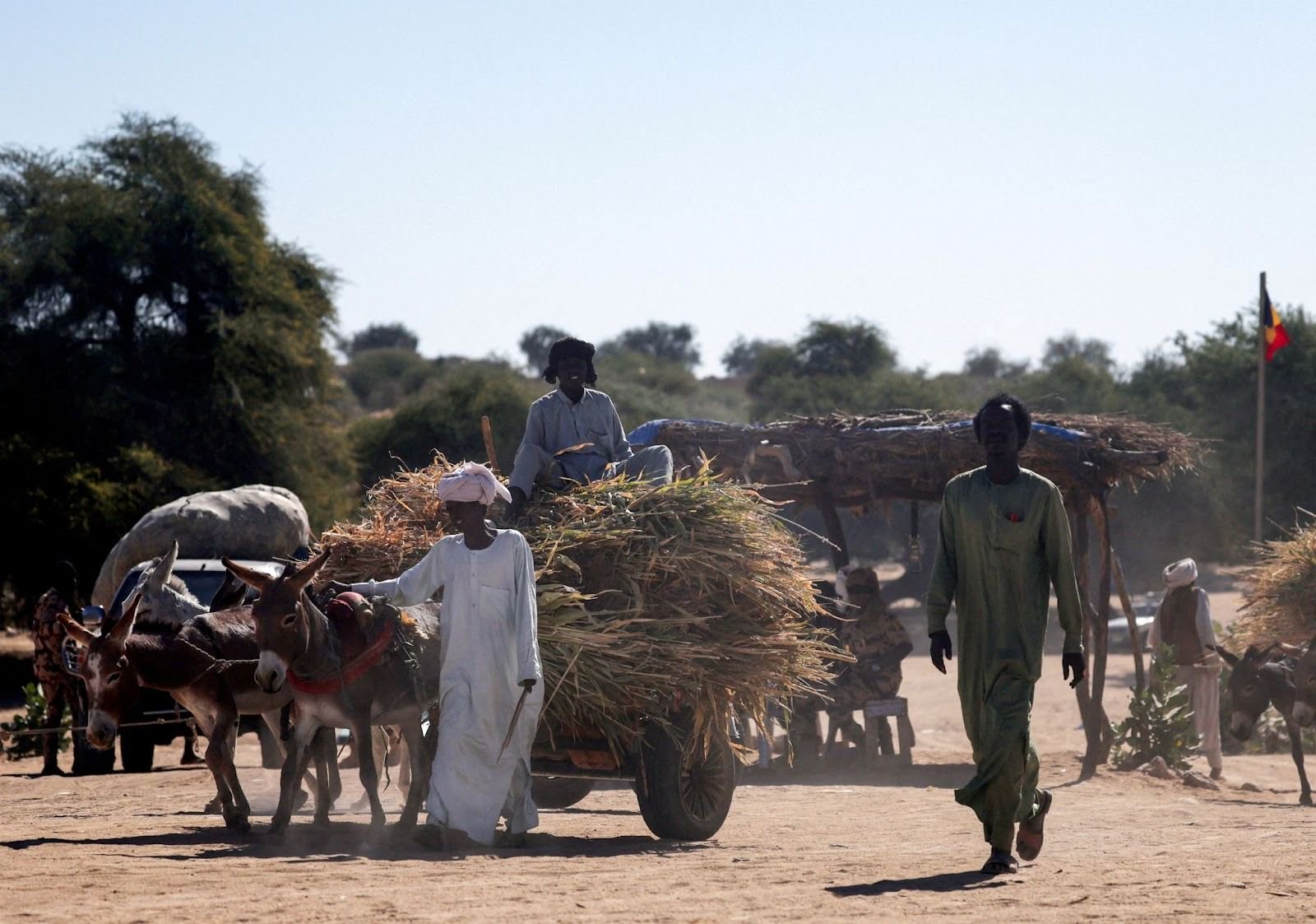 Chad closes border to Sudanese refugees as conflict spreads
