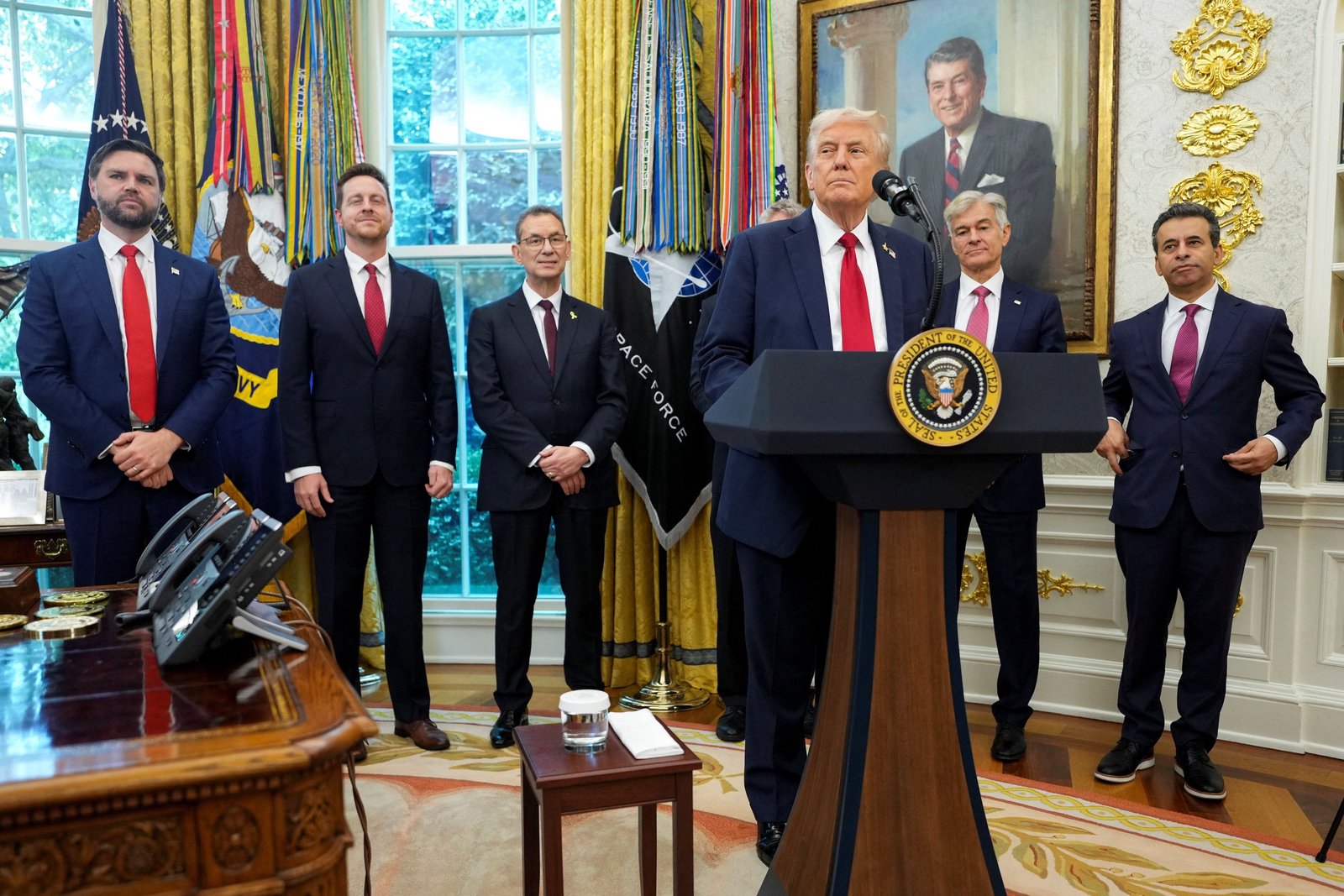 Trump announces Pfizer deal to reduce drug prices