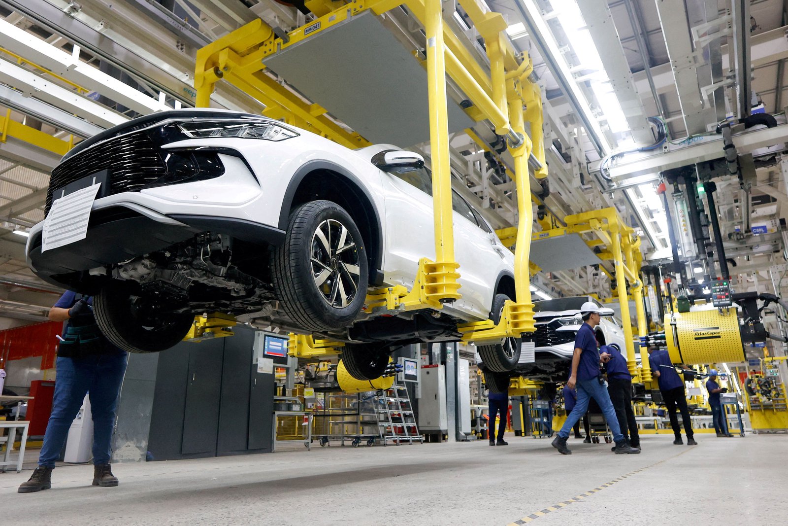 EVs, hybrids to hit 30% of car sales in 2026: IEA