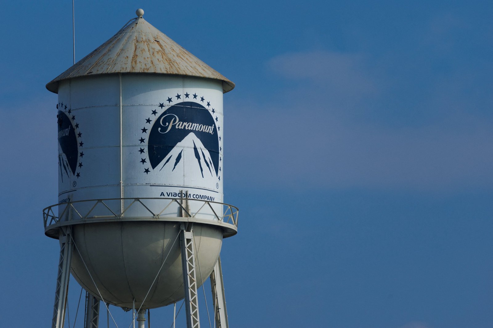 Paramount weighs leaving California over Warner Bros. rift