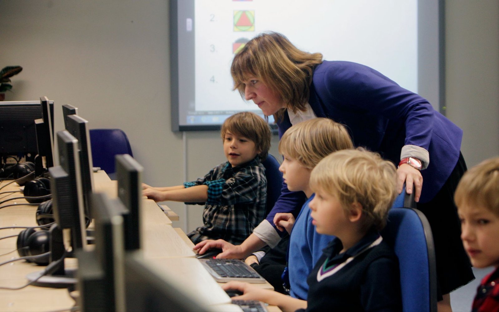 Estonia offers free ChatGPT accounts to school children
