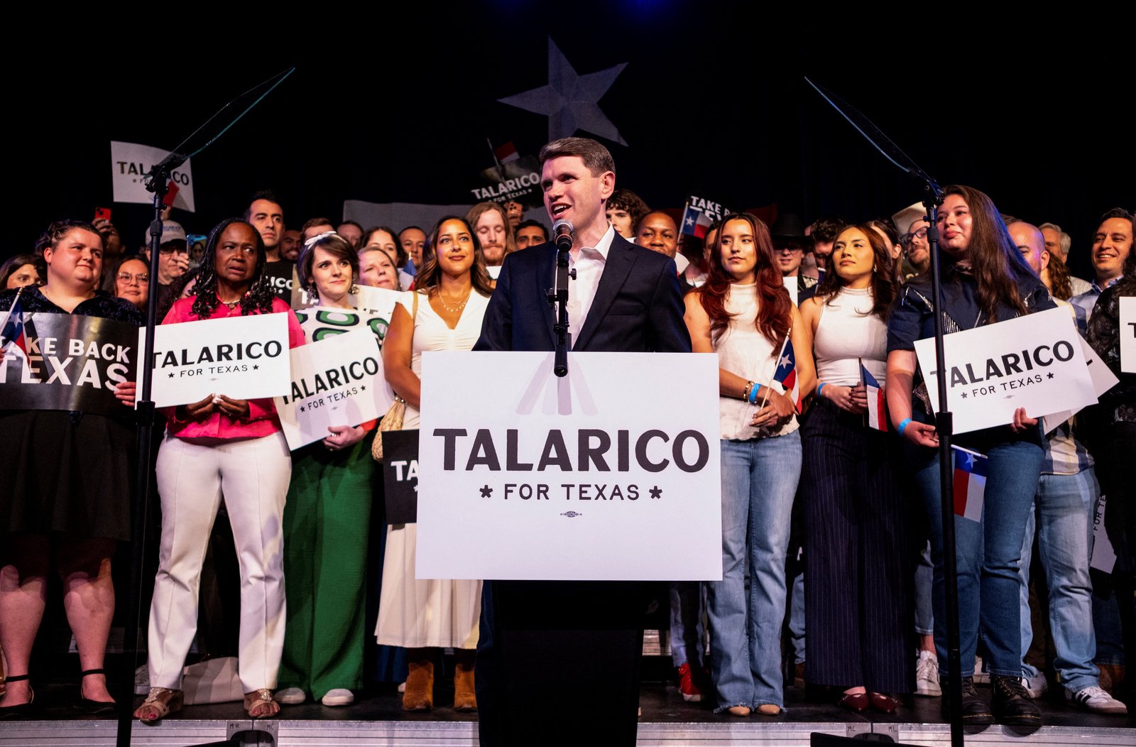 In the year’s first primaries, both right and left make gains