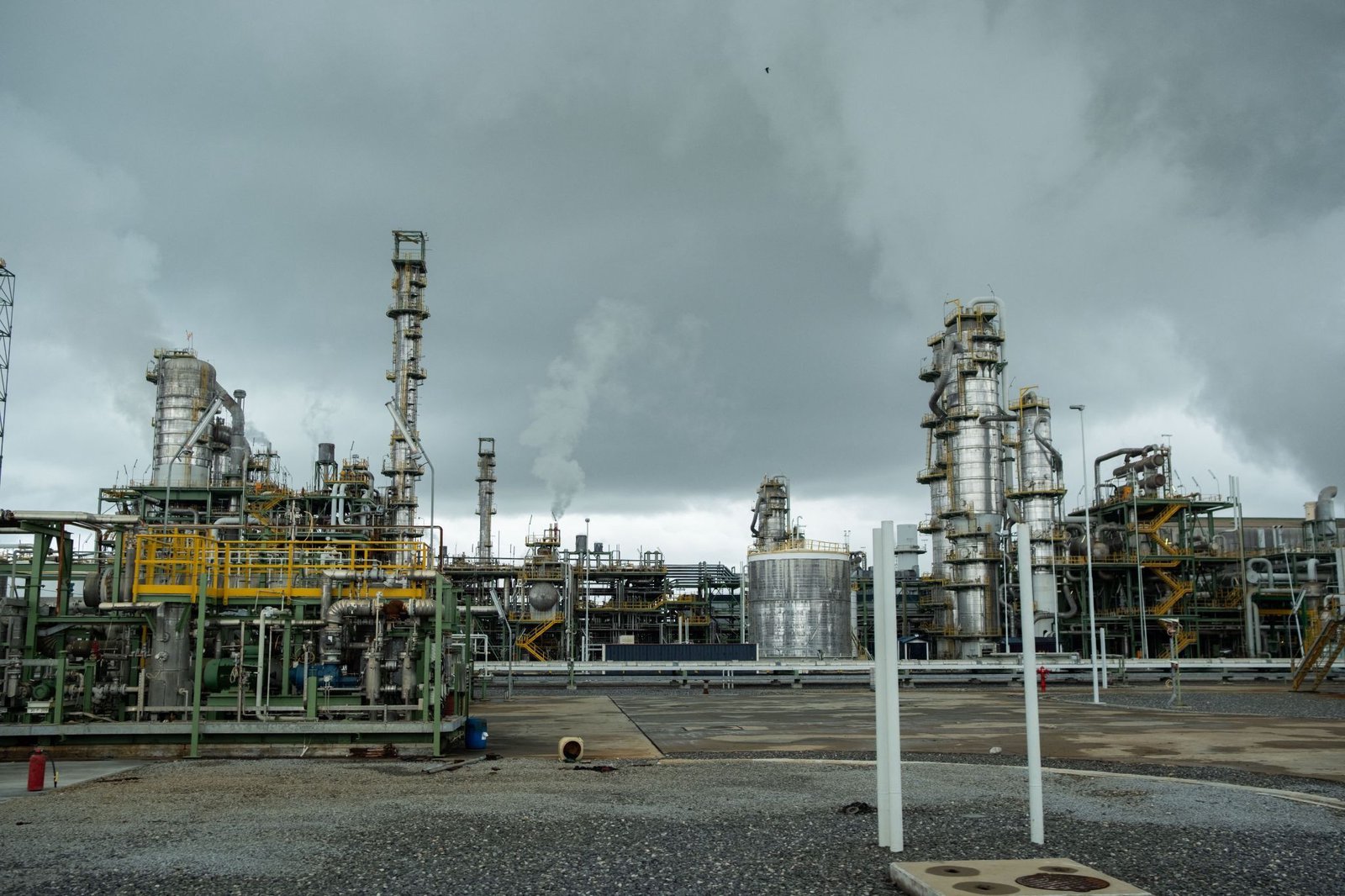 Nigerian billionaire Dangote proposes new East Africa refinery