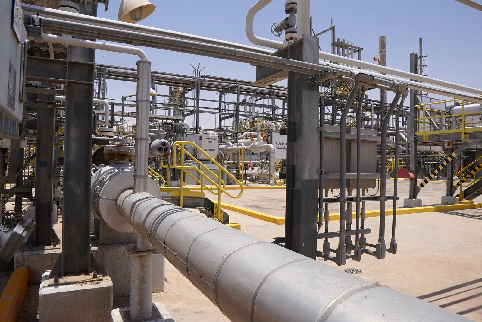 Blackstone, KKR invest in Kuwait pipelines