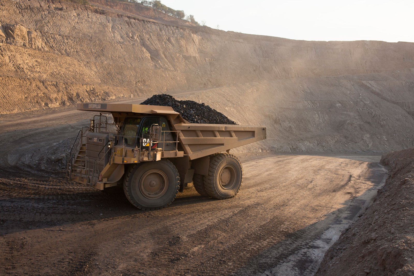 DR Congo strikes new minerals deal with US