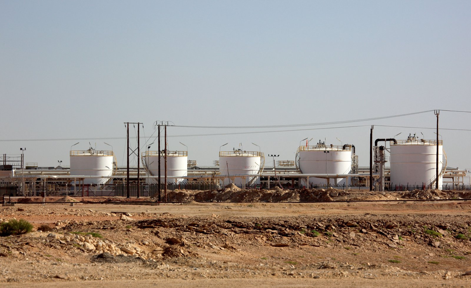 Oman government revenues rise 13% on oil price spike