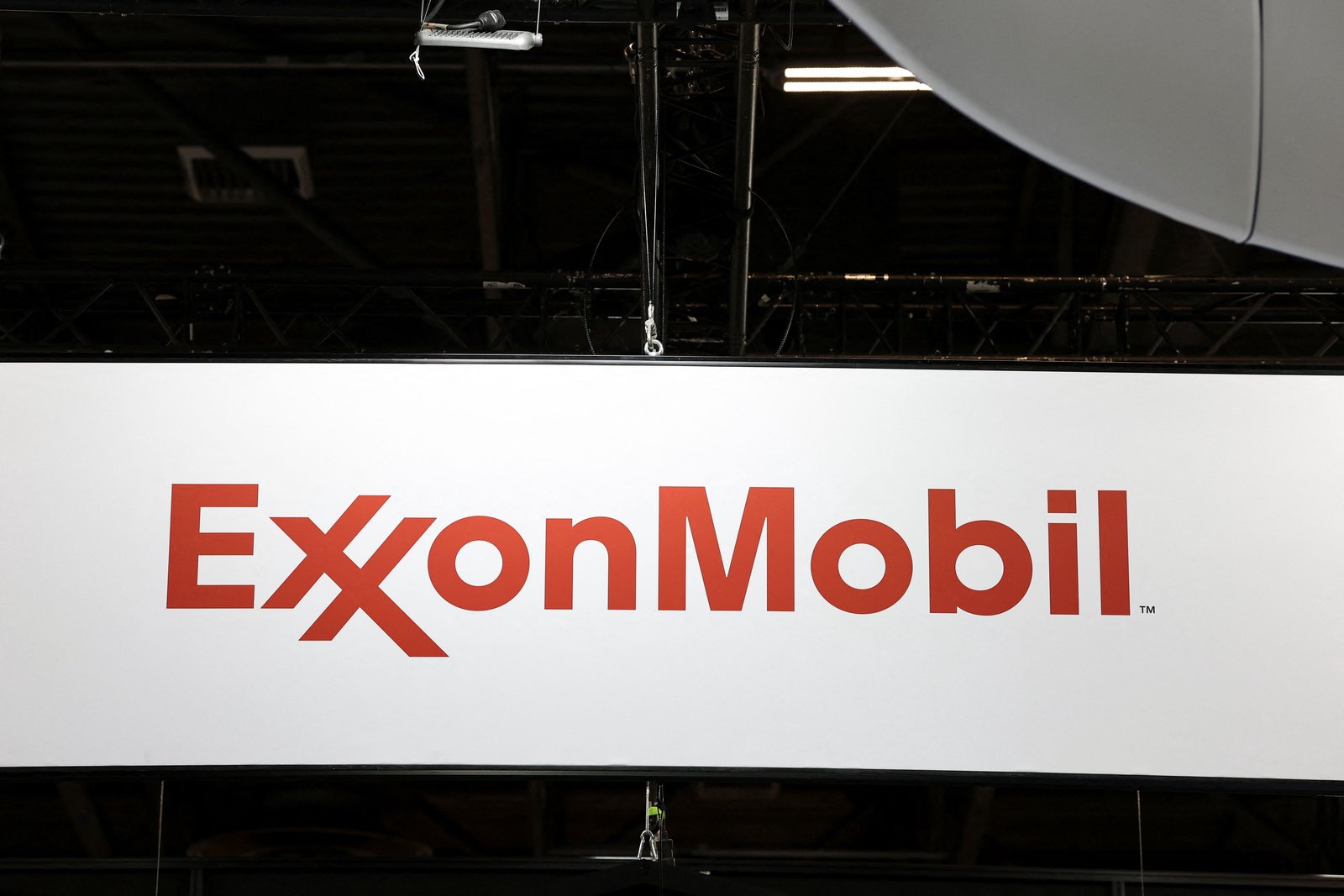 Exxon plans to cut low-carbon spending by a third