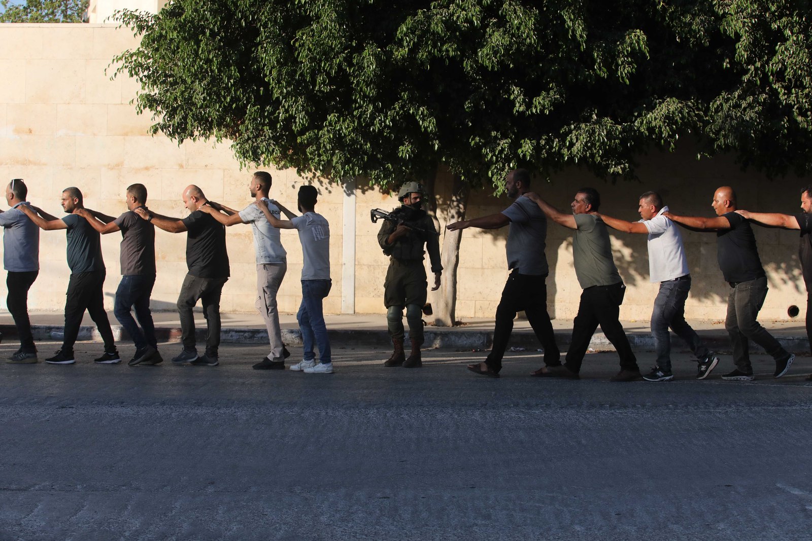 Israel kills 25 journalists in Yemen newspaper bombing, Forced march in the West Bank, Alleged Kirk shooter in custody