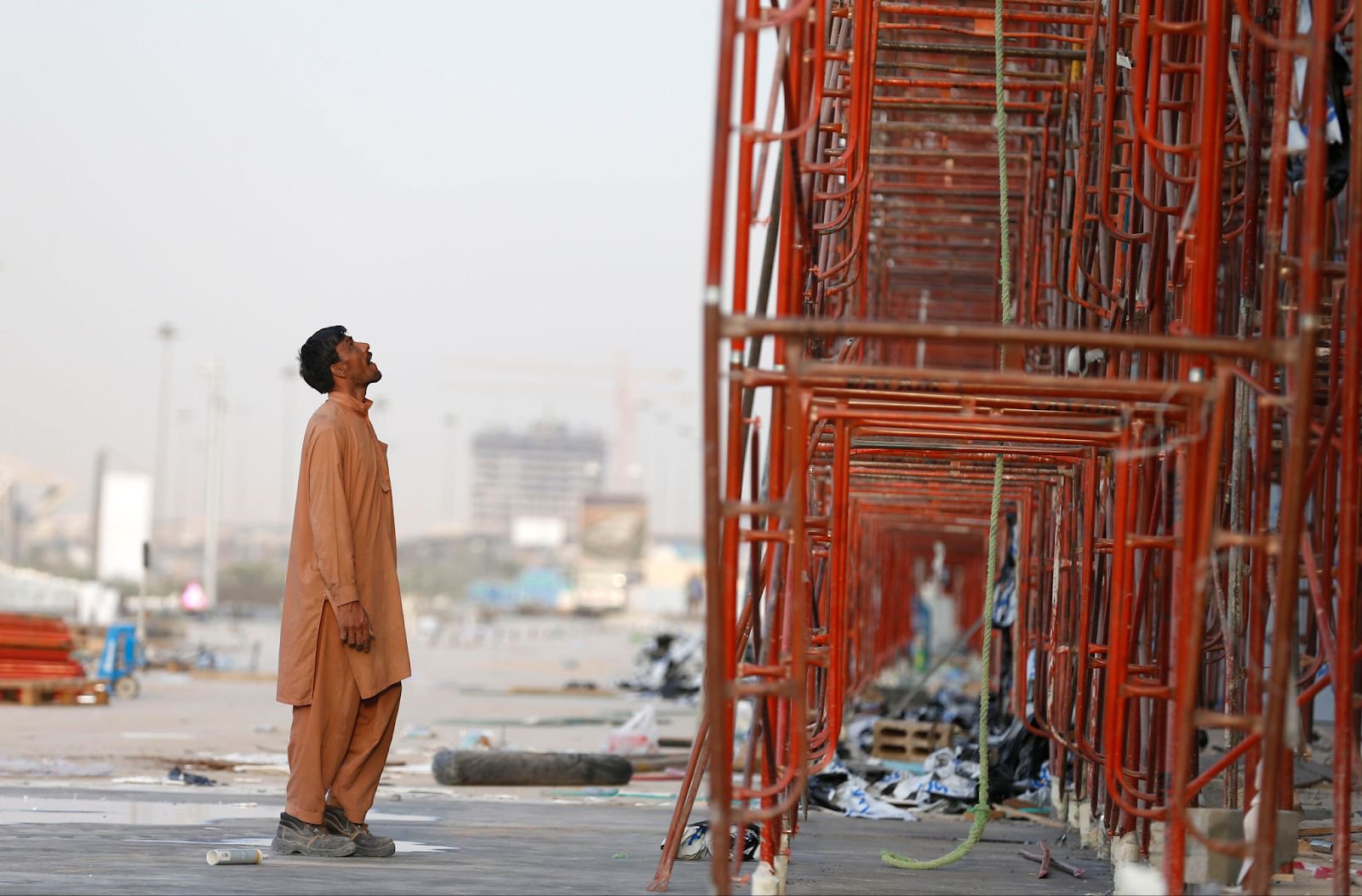 Indian workers largely remain in the Gulf during war