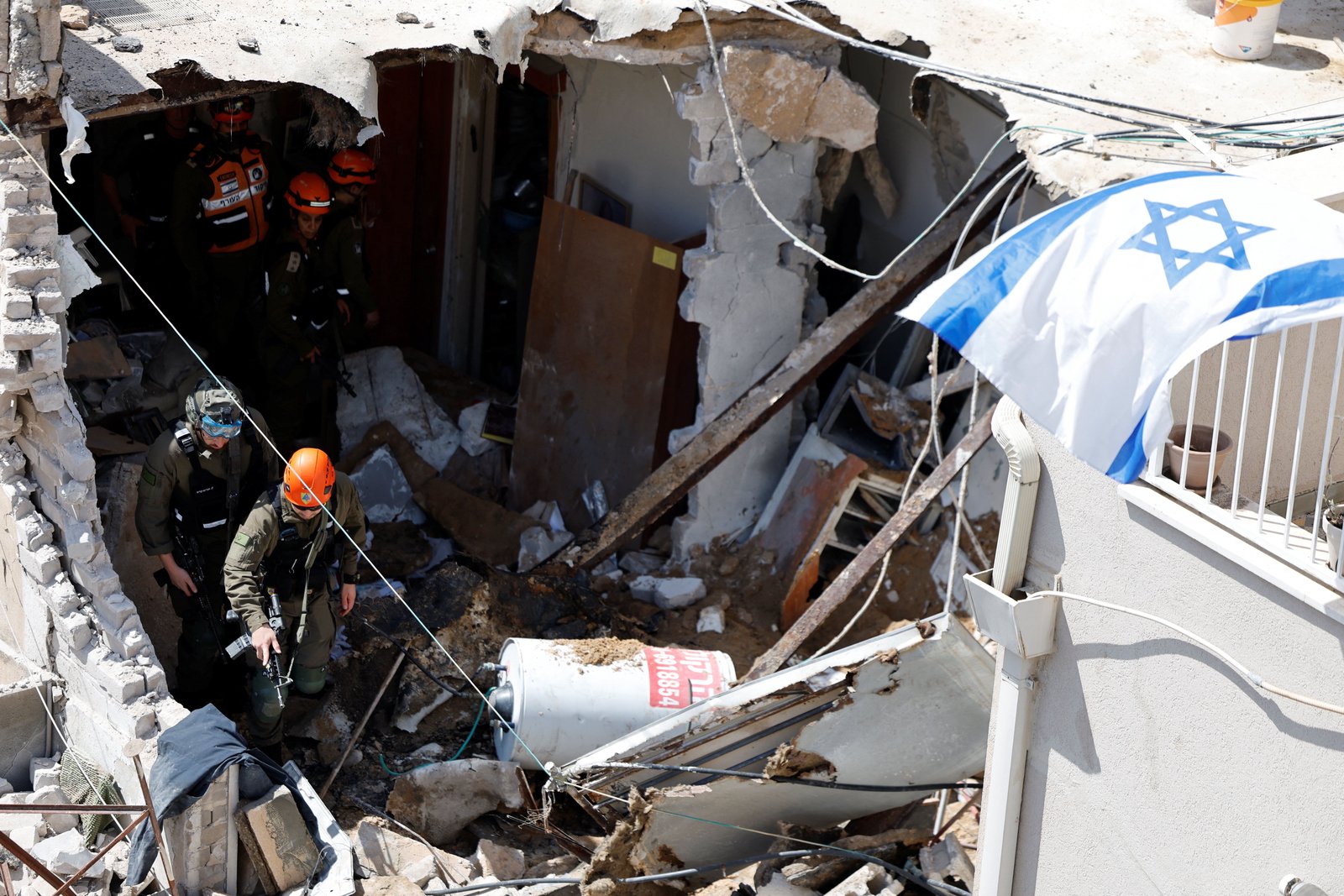 US and Iran ramp up threats to target civilian infrastructure