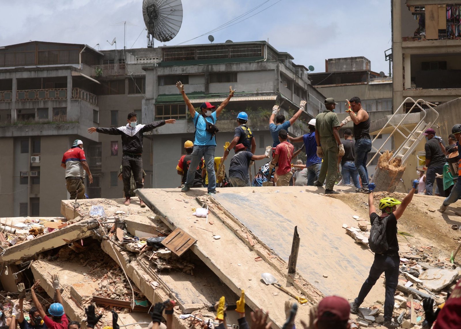 Venezuela's deadly earthquakes test US aid effort