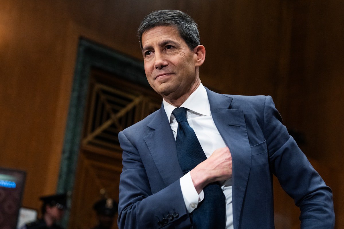 One Democrat Joins GOP to Install Trump Puppet as New Fed Chair