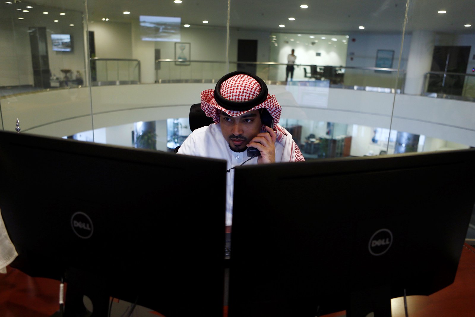 Gulf markets slump, oil futures spike after Iranian attacks