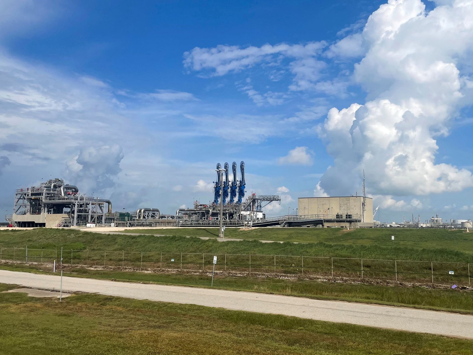 Abu Dhabi buys into Argentina LNG