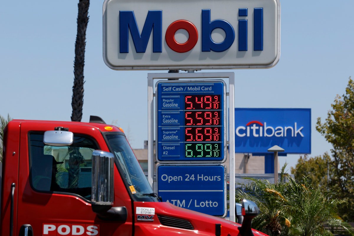 Trump Says He Ordered DOJ to Target Oil Companies Over High Gas Prices