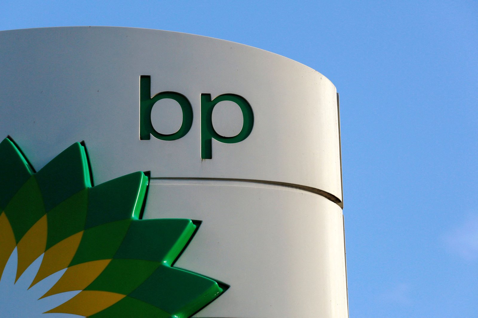 BP’s ousted chair to challenge accusations
