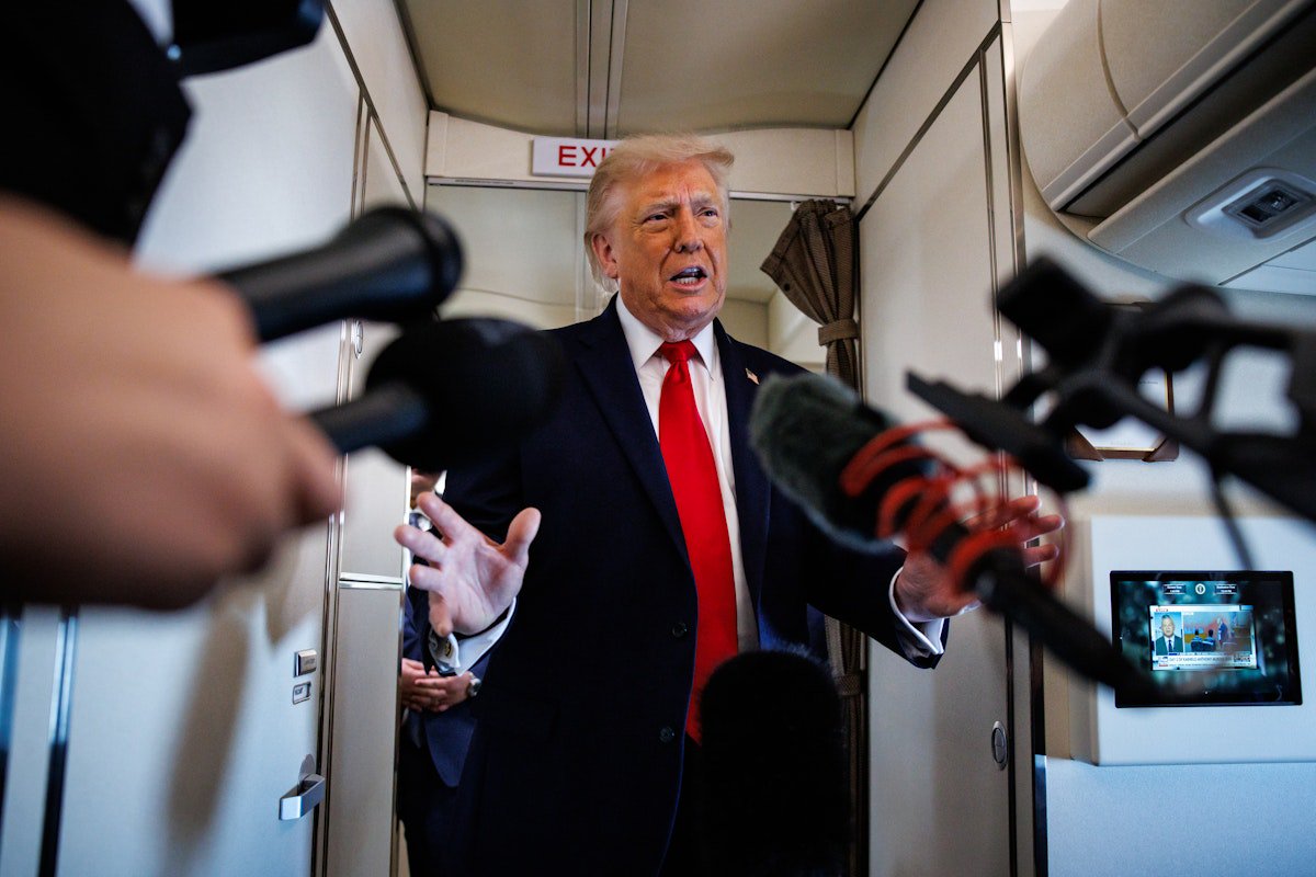 Trump Suggests Stealing Half of Iran’s Oil as War Payback