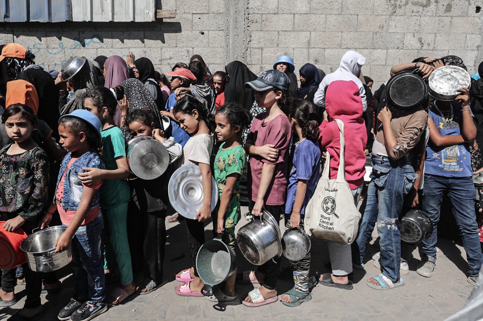 At least 92 Palestinians killed every day in Gaza for 2 straight years; U.S. opens the door for war with Venezuela 