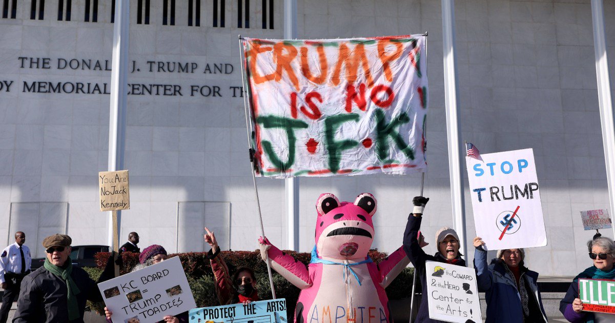 Trump’s Kennedy Center Chief Threatens Jazz Musician With $1M Suit Over Canceled Christmas Gig
