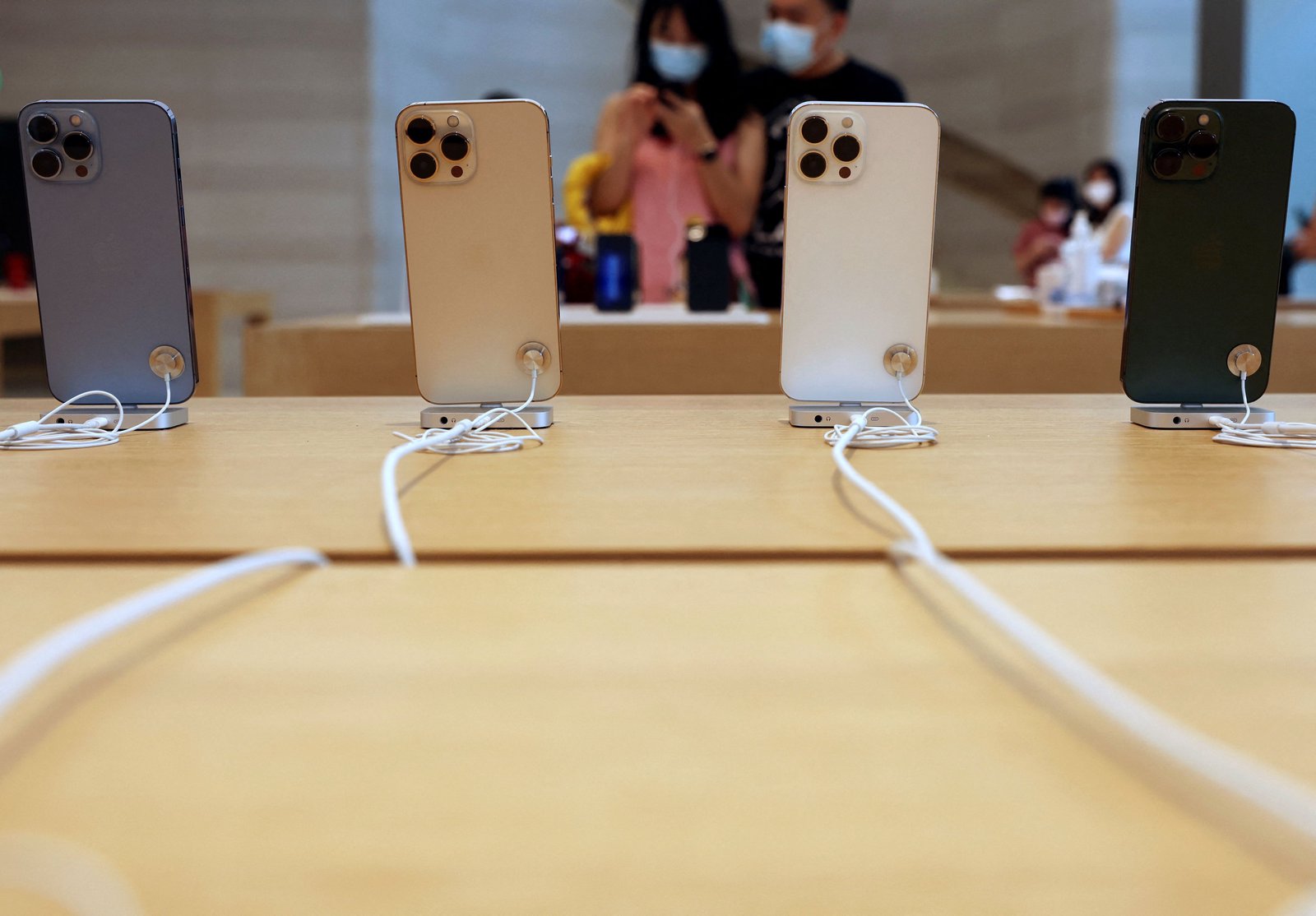 Apple raises prices due to memory chip shortage