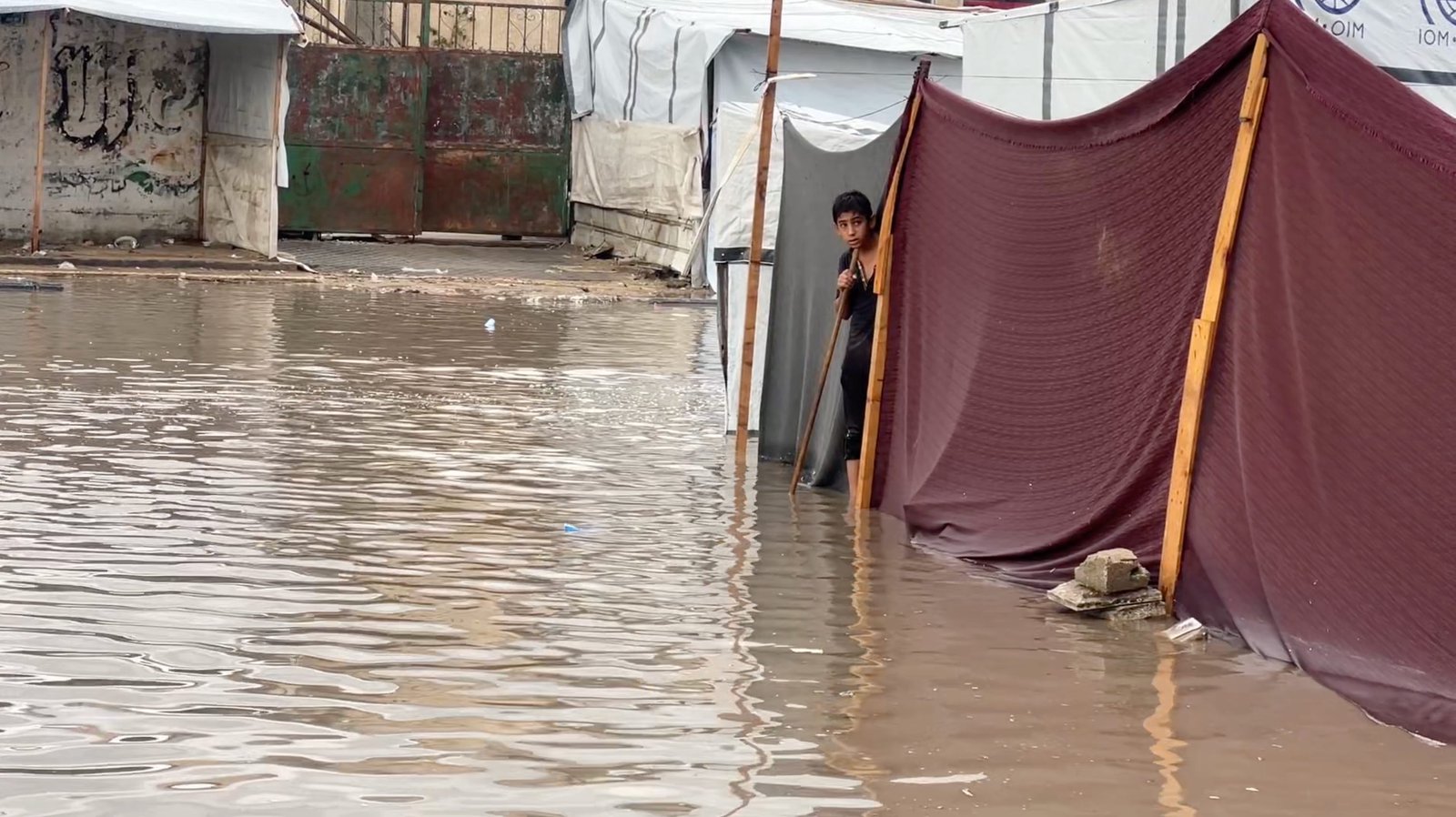 Tents in Gaza Collapse From Rain as Palestinians Struggle With Massive Flooding