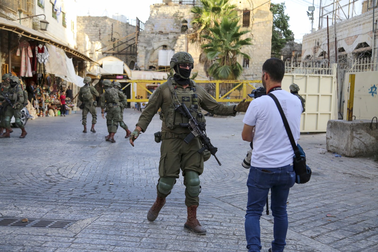 15 articles a day: The extent of the Israeli army’s media interference