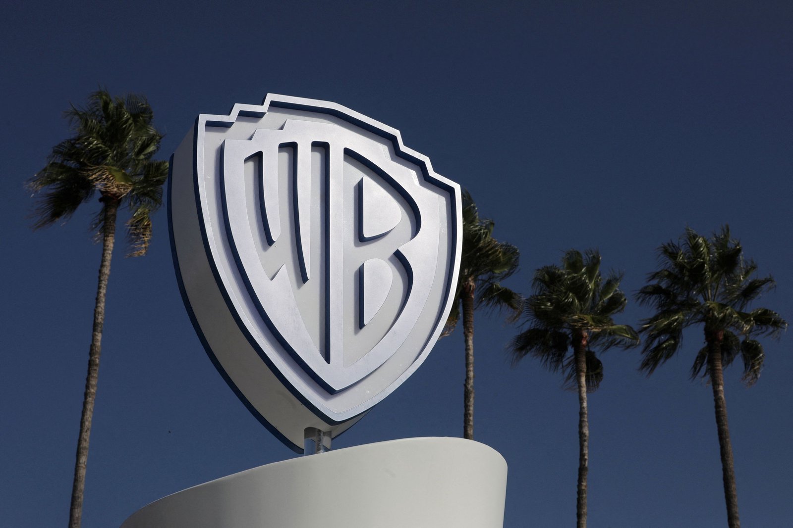 Investors await Paramount's next bid for Warner Bros. Discovery