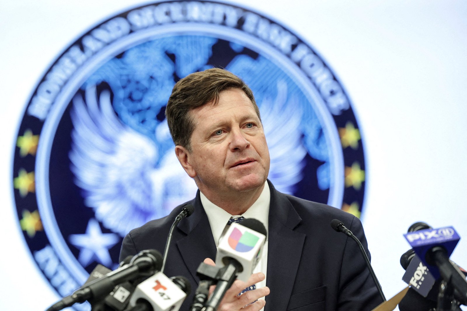 Trump cancels hearing for replacement intel chief Clayton