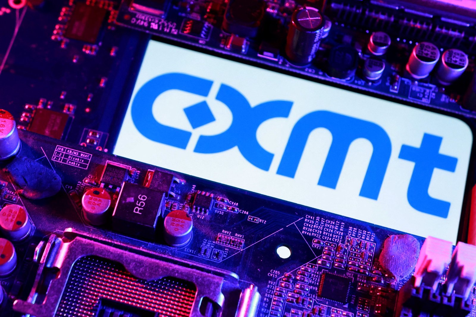 China’s rising memory chip sector creates dilemma for US tech firms