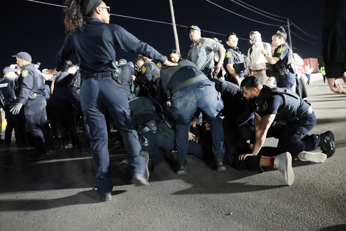 How to Shut Down an Immigrant Detention Camp