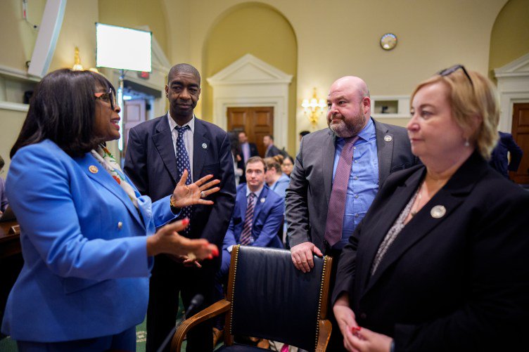 Trump Pushes Out Remaining Members of Bipartisan Election Commission Ahead of Midterms