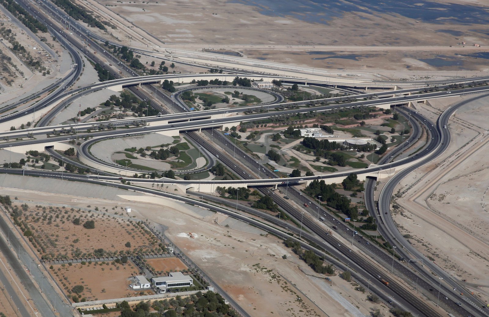 Abu Dhabi targets private infrastructure funds