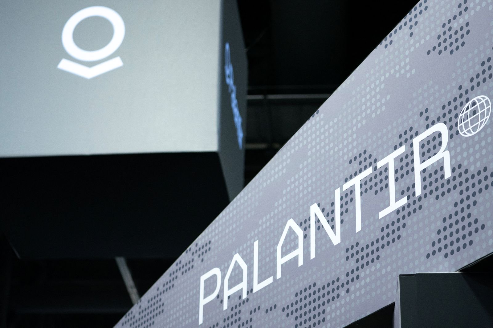 Palantir, Dubai create AI venture to spur digital transformation