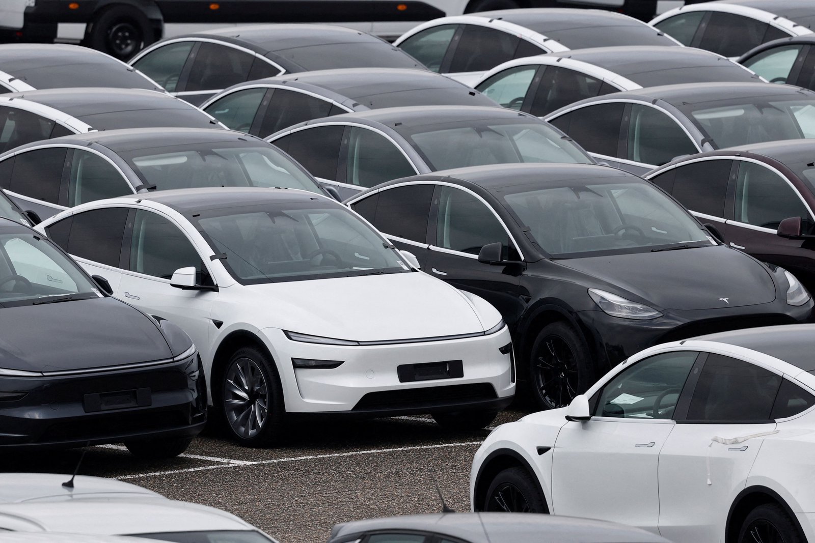 Tesla sees modest quarterly sales uptick