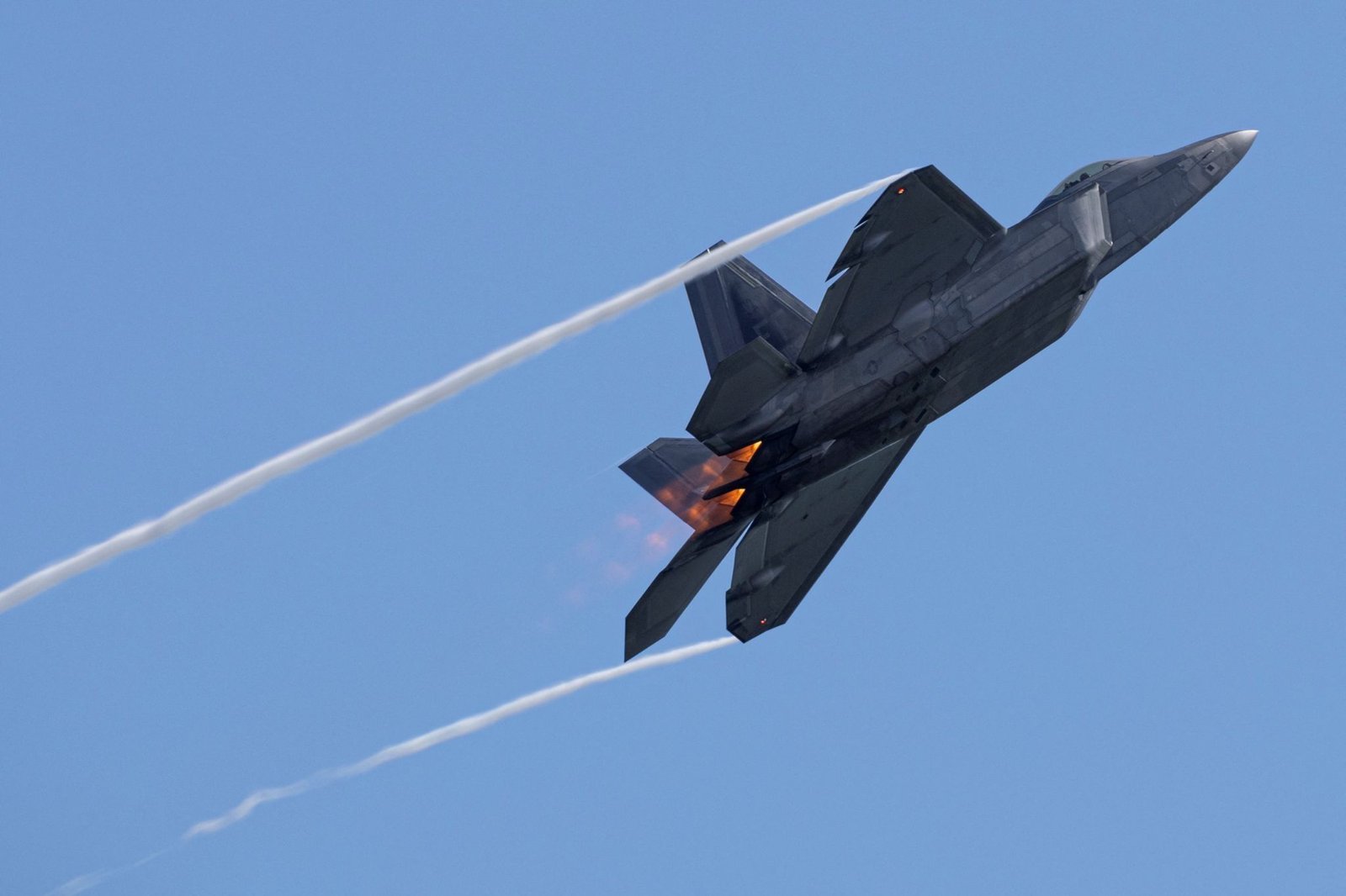 US ups pressure on Iran with huge air power assembly